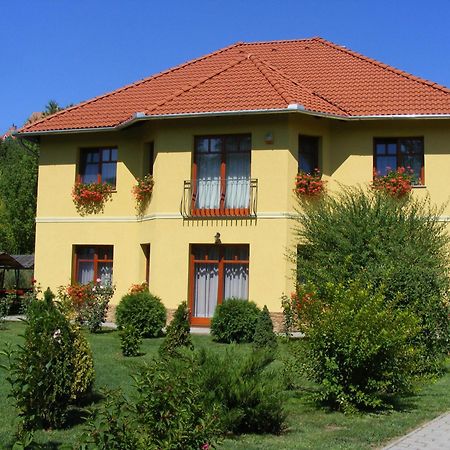 Voelgy Apartman Eger Extérieur photo