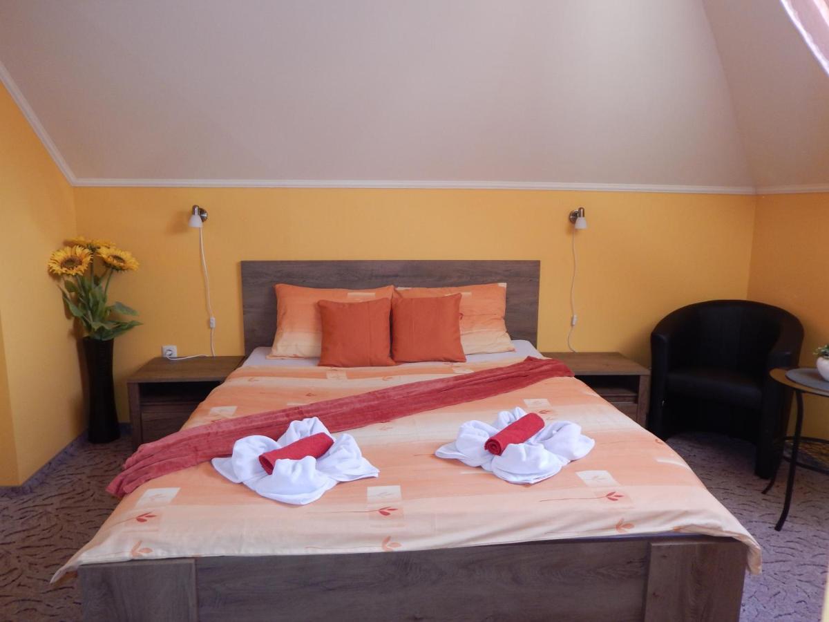 Voelgy Apartman Eger Extérieur photo