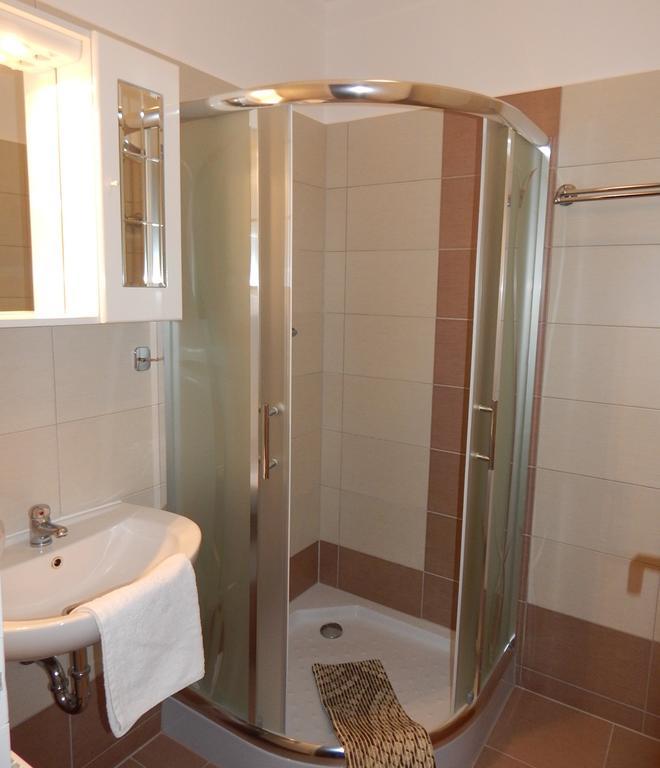 Voelgy Apartman Eger Extérieur photo