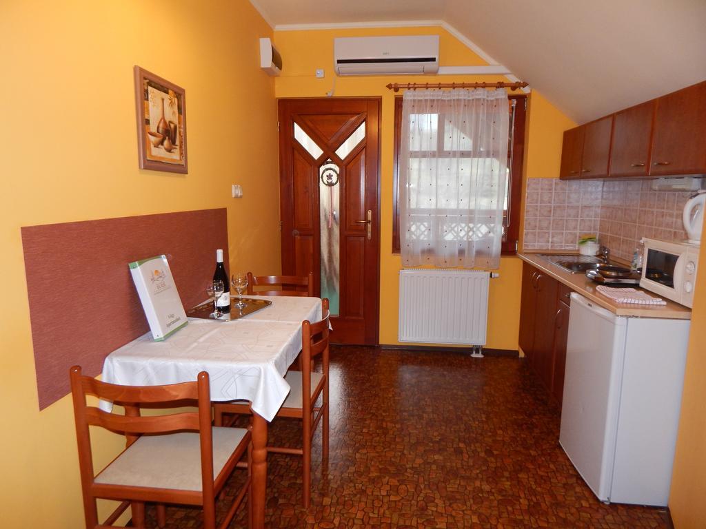Voelgy Apartman Eger Extérieur photo